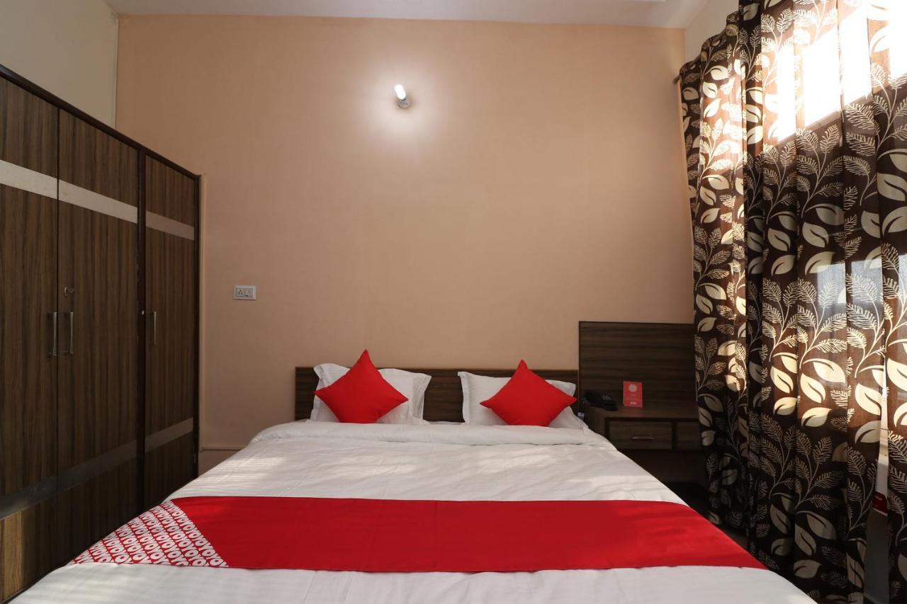 Oyo Flagship Mann Bed And Breakfast Rājpura Exterior photo